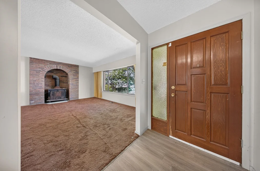 10730 MCDONALD ROAD, Chilliwack BC V2P 7L6, Chilliwack BC — Residential for Sale — Photo 4 of 28