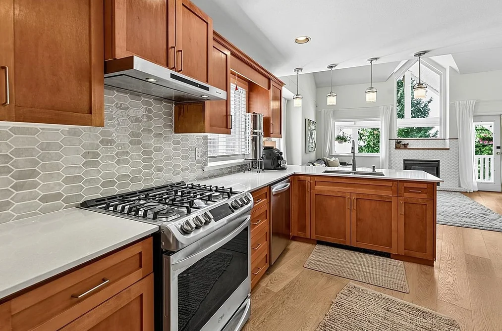 1074 KILMER ROAD, North Vancouver, BC — Residential for Sale — Photo 11 of 35
