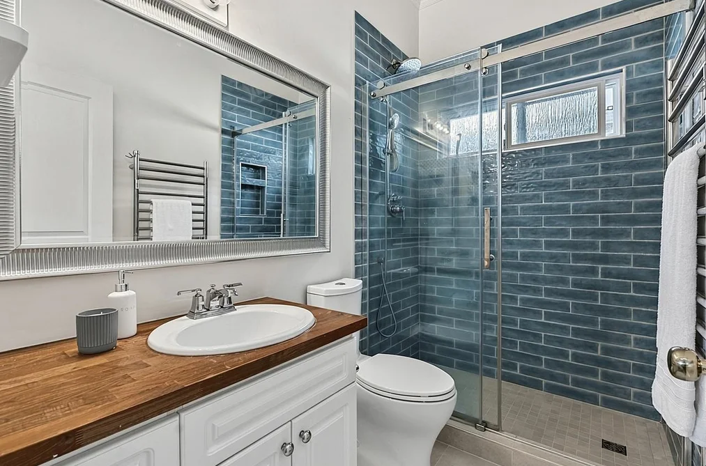 1074 KILMER ROAD, North Vancouver, BC — Residential for Sale — Photo 13 of 35