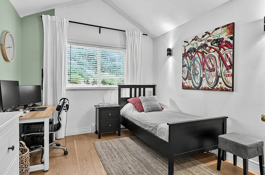 1074 KILMER ROAD, North Vancouver, BC — Residential for Sale — Photo 19 of 35