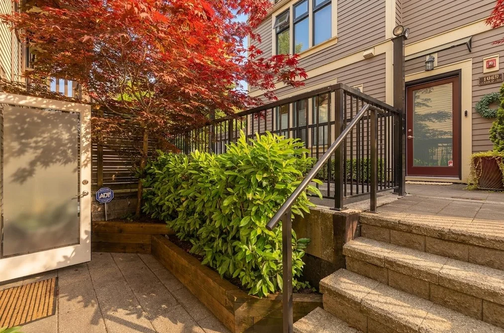 1077 SALSBURY DRIVE, Vancouver BC V5L 4A6, Vancouver BC — Residential for Sale - Photo 2