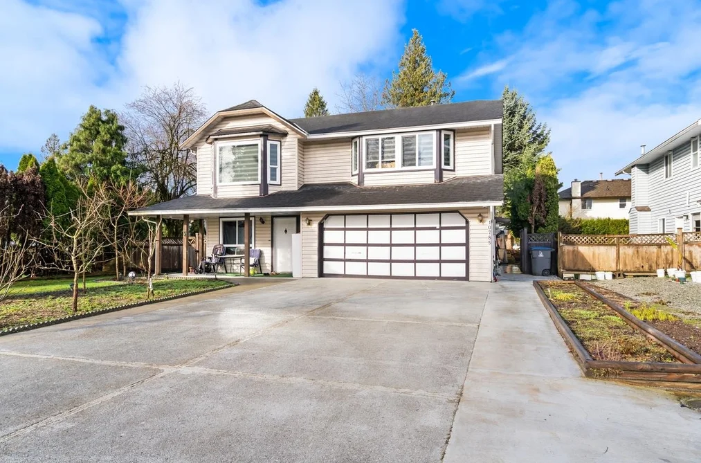 House for sale at 10785 155a Street Surrey British Columbia - MLS: R3074404