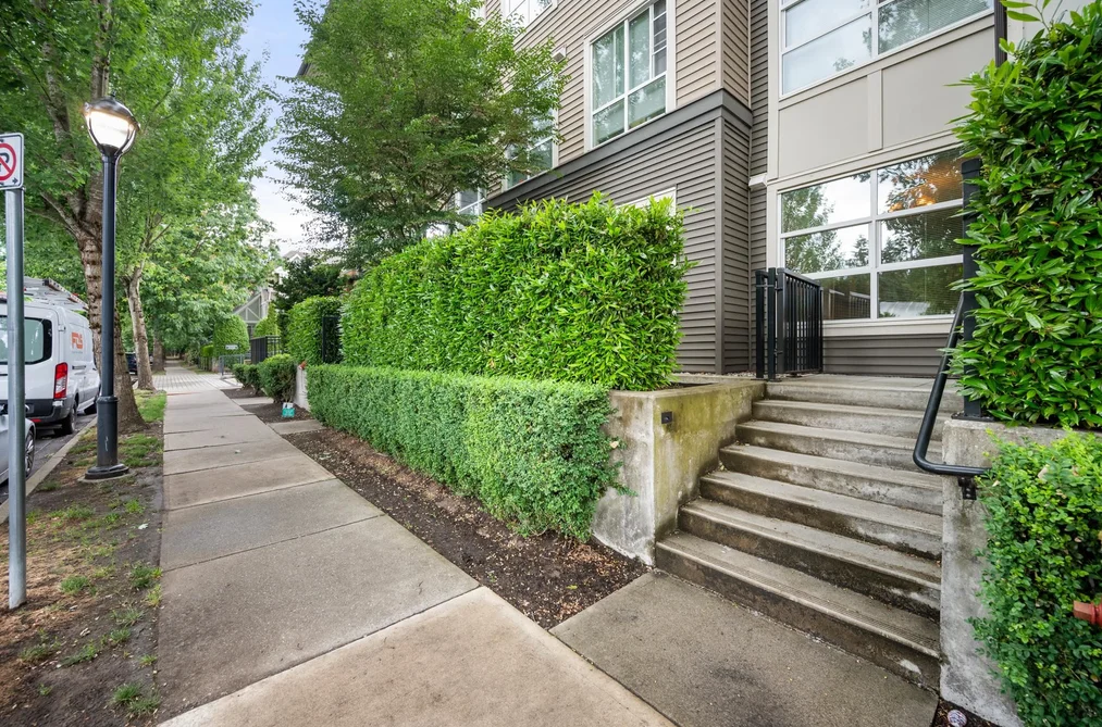 Condo for sale at 108 12409 Harris Road Pitt Meadows British Columbia - MLS: R3135081