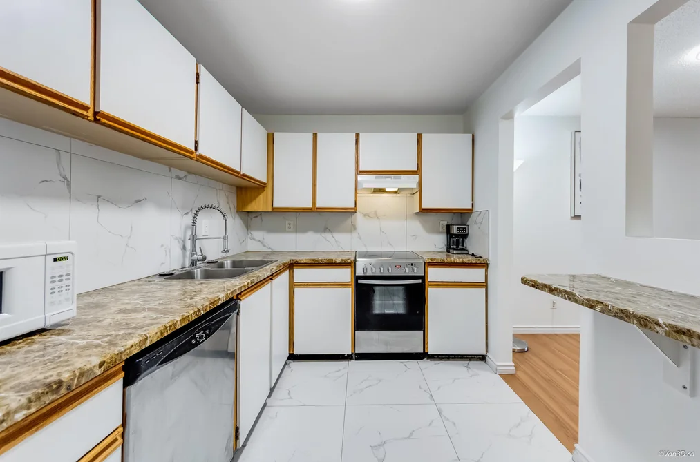 Condo for sale at 108 13364 102 Avenue Surrey British Columbia - MLS: R3087176