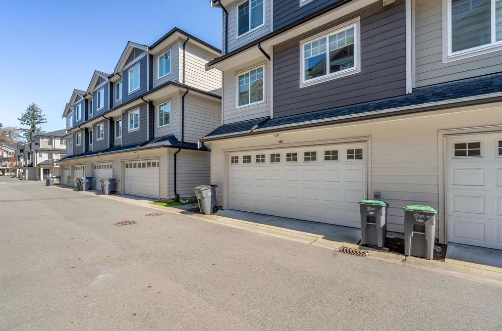 Condo for sale at 108 13898 64 Avenue Surrey British Columbia - MLS: R3092967