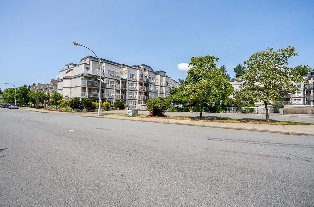 Condo for sale at 108 14355 103 Avenue Surrey British Columbia - MLS: R3151209