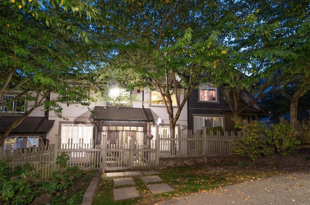 Townhouse for sale at 108 2200 Panorama Drive Port Moody British Columbia - MLS: R3168075