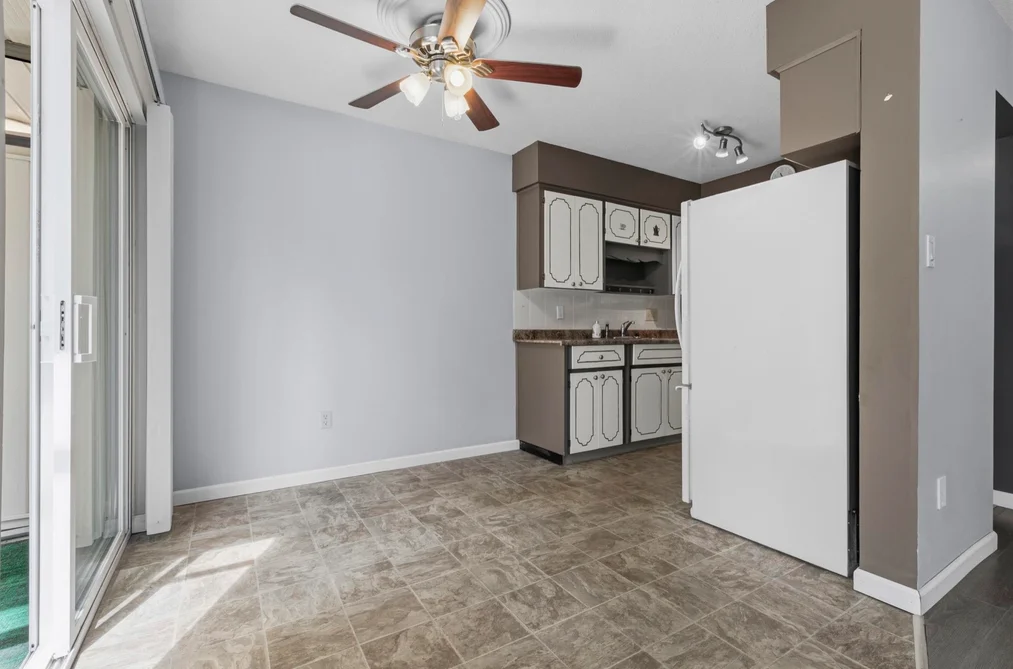 108 2853 W BOURQUIN CRESCENT, Abbotsford BC V2S 6H6, Abbotsford BC — Residential for Sale - Photo 4