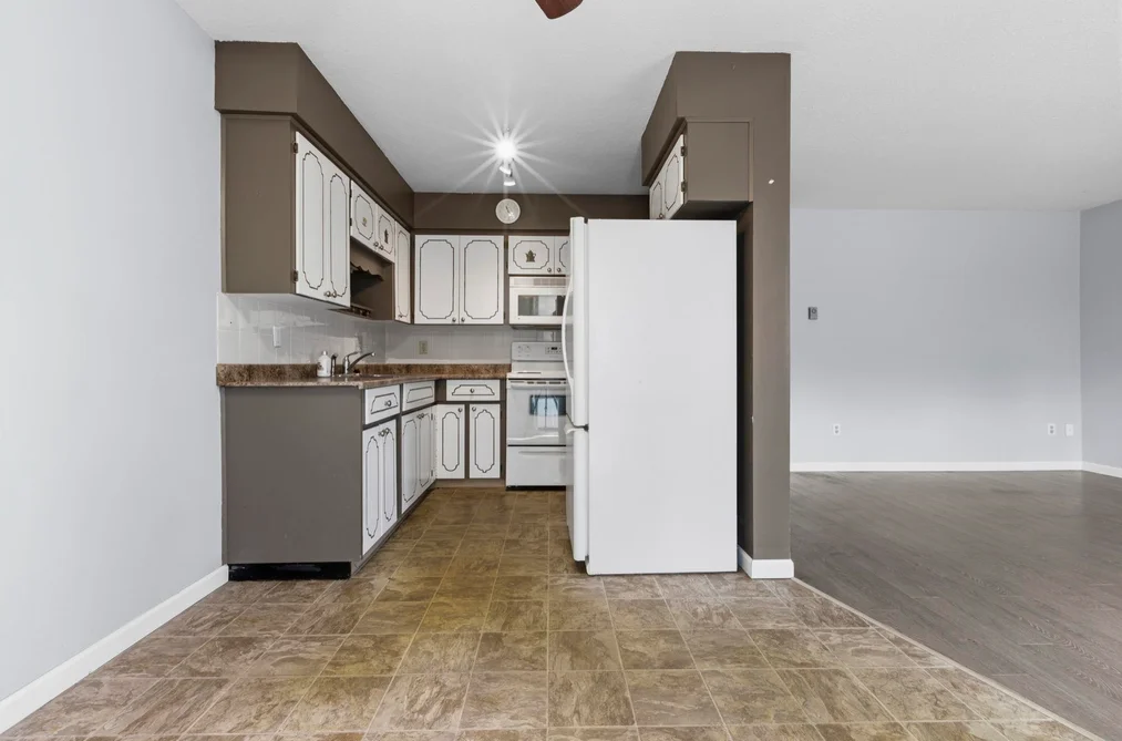 108 2853 W BOURQUIN CRESCENT, Abbotsford BC V2S 6H6, Abbotsford BC — Residential for Sale - Photo 7