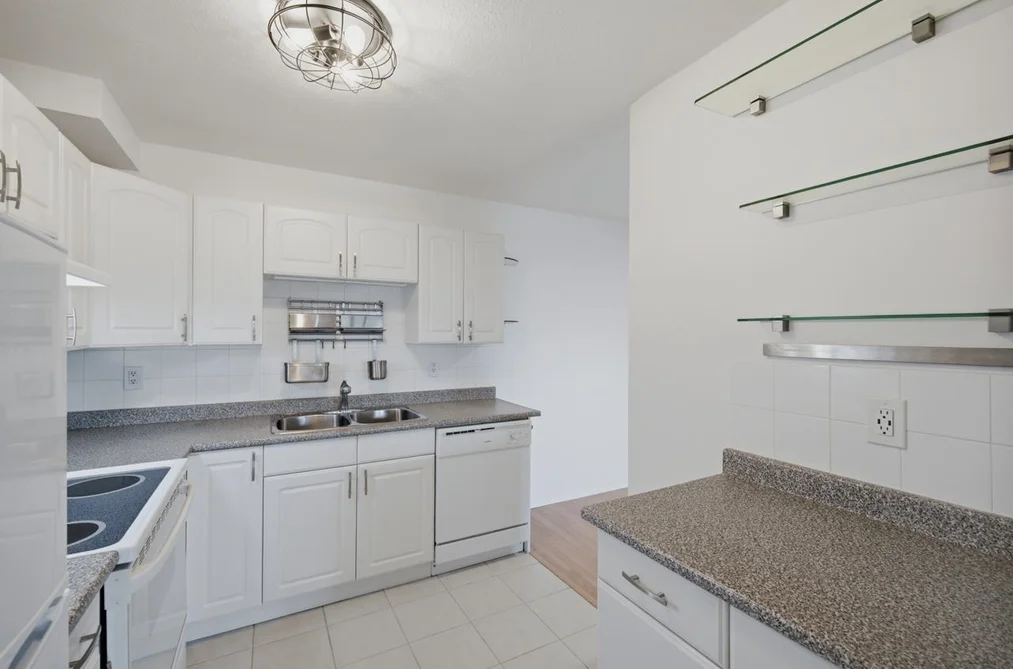 108 32119 OLD YALE ROAD, Abbotsford BC V2T 2C8, Abbotsford BC — Residential for Sale — Photo 5 of 25