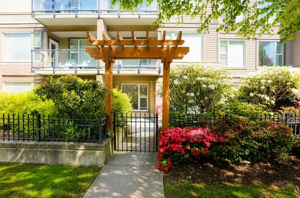 Condo for sale at 108 33539 Holland Avenue Abbotsford British Columbia - MLS: R3118799