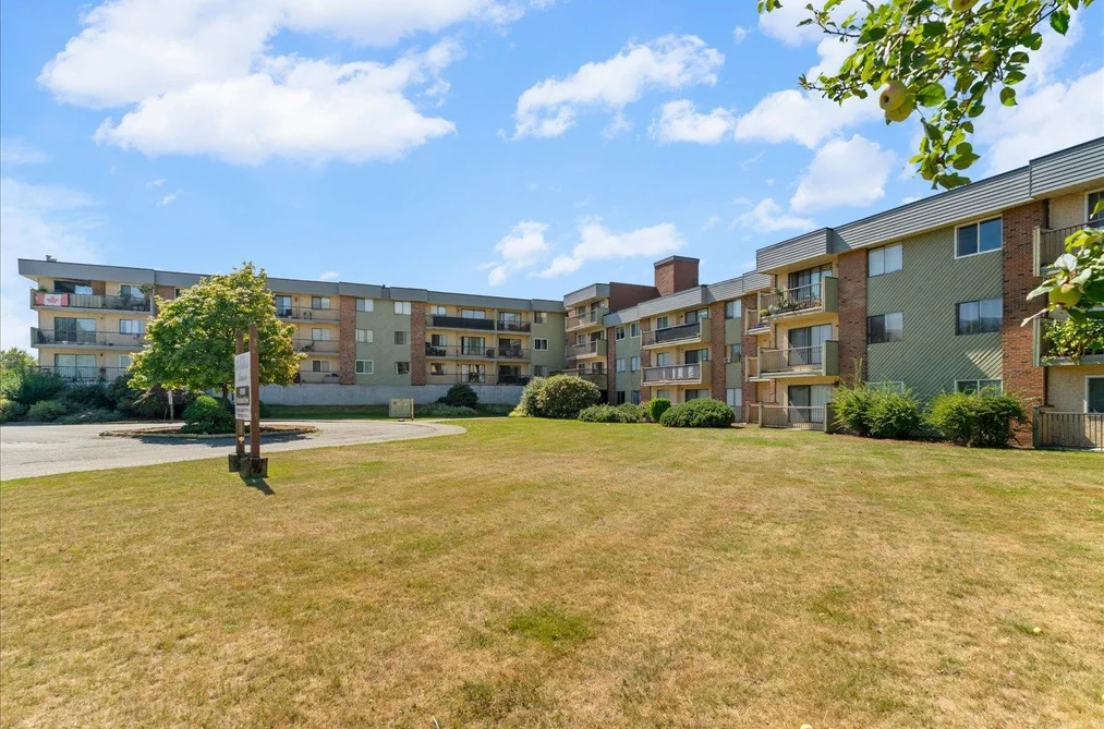 Condo for sale at 108 45598 Mcintosh Drive Chilliwack British Columbia - MLS: R3109154