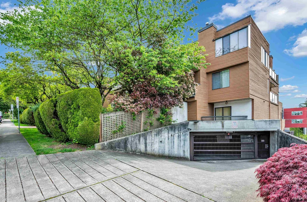 Condo for sale at 108 812 Milton Street New Westminster British Columbia - MLS: R3071665