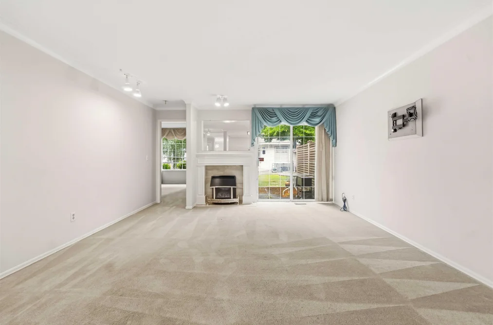 108 9715 148A STREET, Surrey BC V3R 9N8, Surrey BC — Residential for Sale — Photo 4 of 28