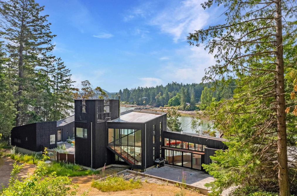 House for sale at 108 Twiss Road Galiano Island British Columbia - MLS: R3015429