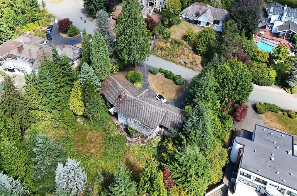 1084 GROVELAND ROAD, West Vancouver BC V7S 1Z4, West Vancouver BC — Residential for Sale - Photo 2