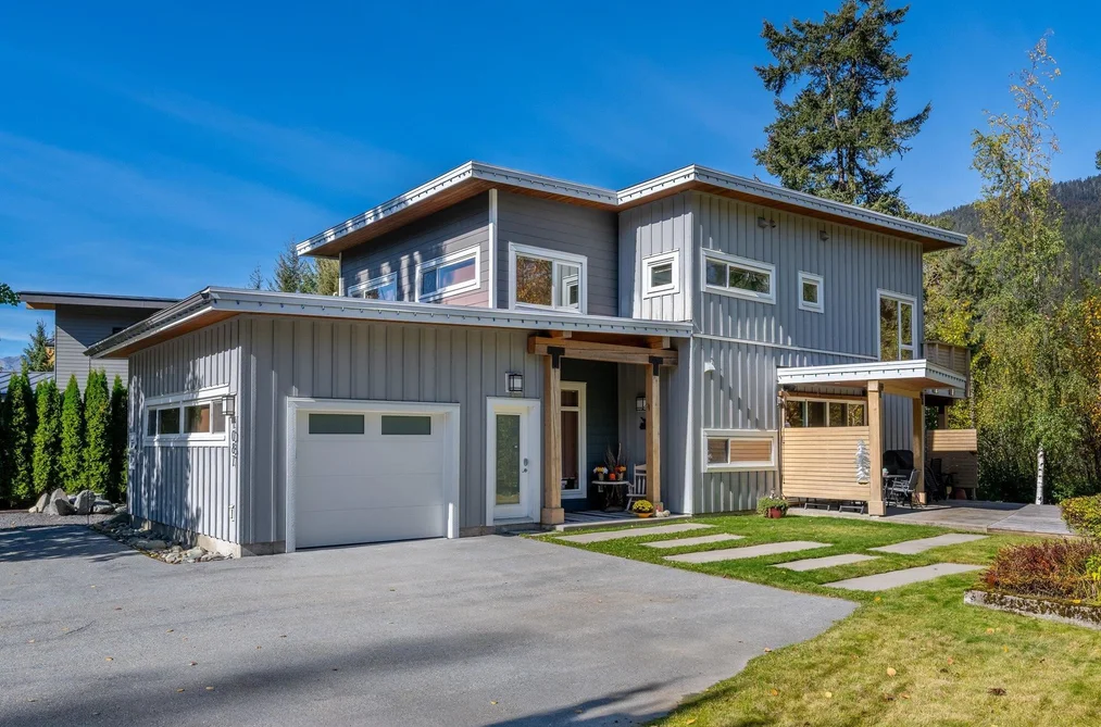 1087 MADELEY PLACE, Whistler BC V8E 0K6, Whistler BC — Residential for Sale - Photo 2