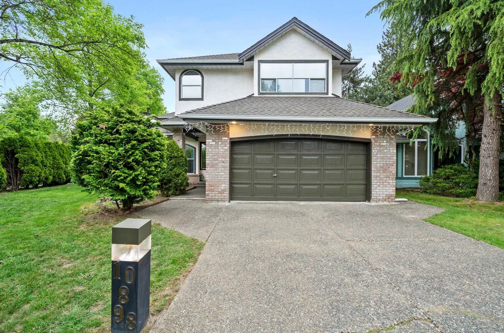 House for sale at 10898 160a Street Surrey British Columbia - MLS: R3124854