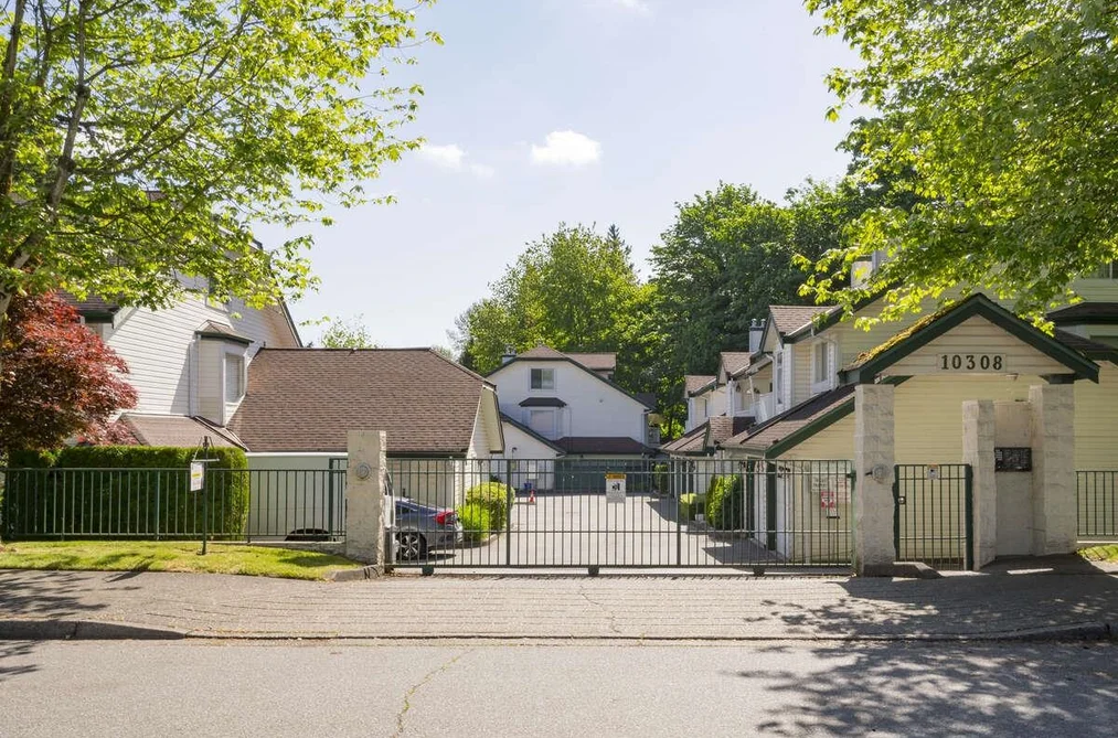 Townhouse for sale at 109 10308 155a Street Surrey British Columbia - MLS: R3057694