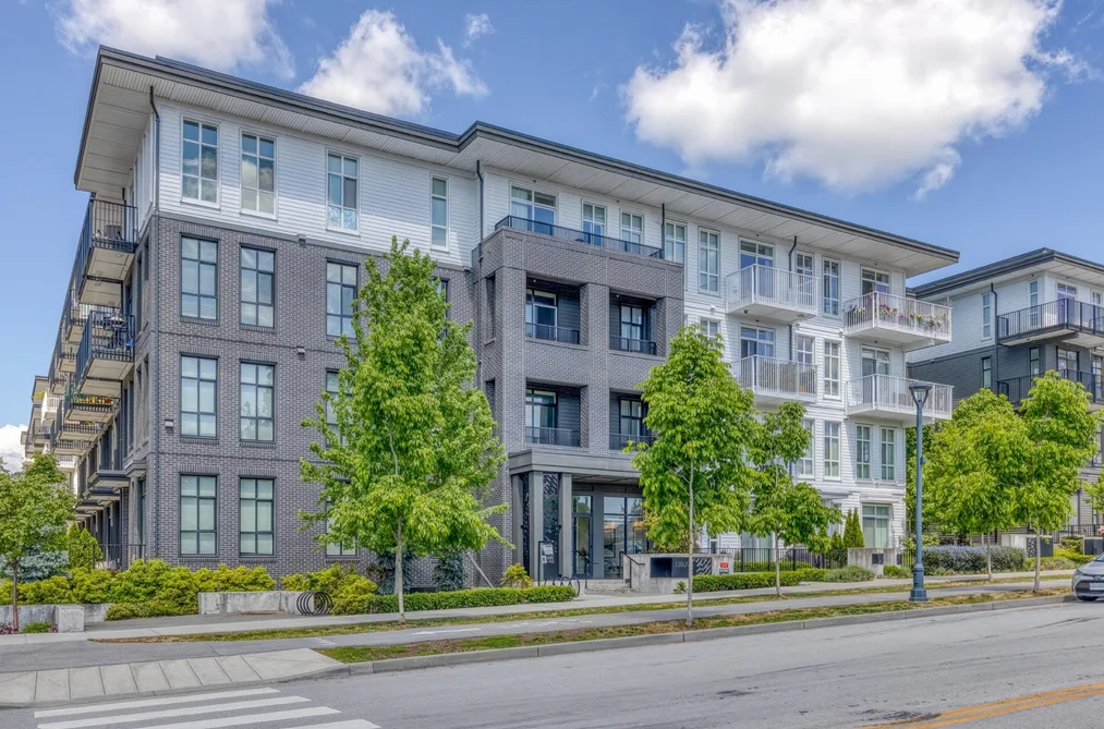 Condo for sale at 109 13929 105 Boulevard Surrey British Columbia - MLS: R3125908