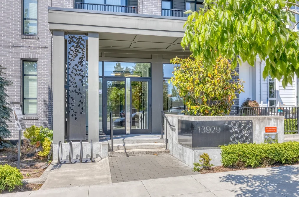 109 13929 105 BOULEVARD, Surrey BC V3T 0R5, Surrey BC — Residential for Sale - Photo 2