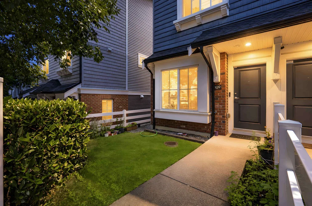 Townhouse for sale at 109 14833 61 Avenue Surrey British Columbia - MLS: R3153100