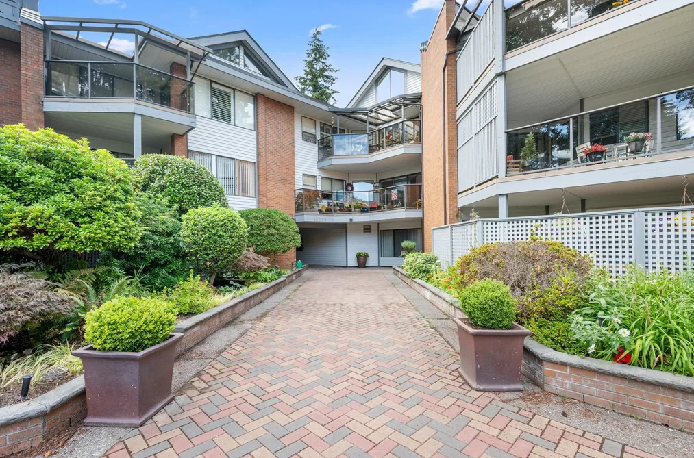 Condo for sale at 109 15270 17 Avenue Surrey British Columbia - MLS: R3137509