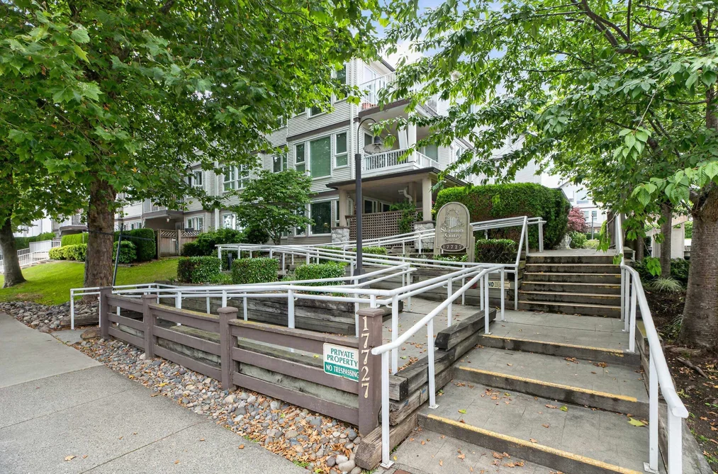 Condo for sale at 109 17727 58 Avenue Surrey British Columbia - MLS: R3150545