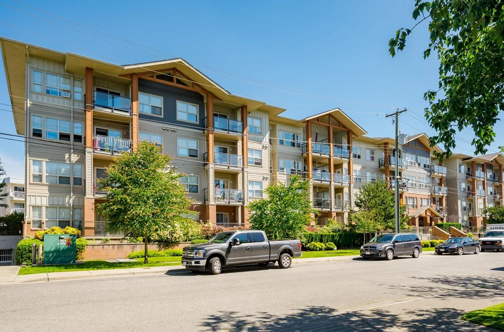 Condo for sale at 109 20219 54a Avenue Langley British Columbia - MLS: R3143938