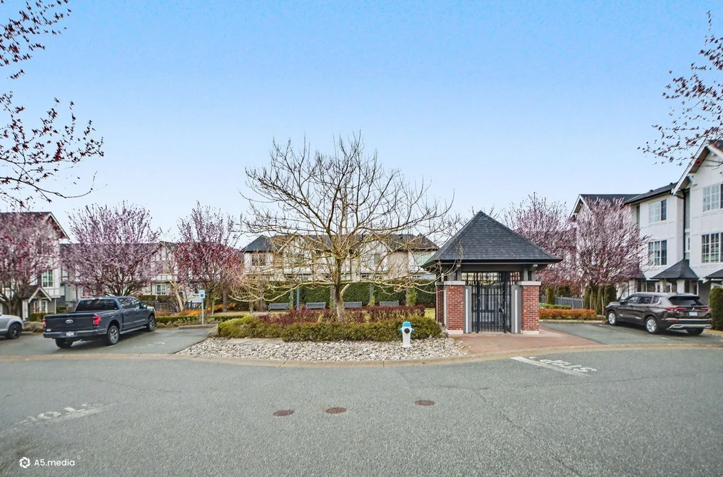 109 30989 WESTRIDGE PLACE, Abbotsford BC V2T 0E7, Abbotsford BC — Residential for Sale - Photo 2