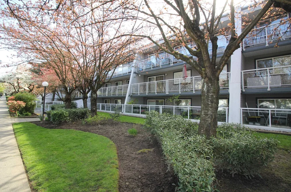 Condo for sale at 109 550 Royal Avenue New Westminster British Columbia - MLS: R3107956