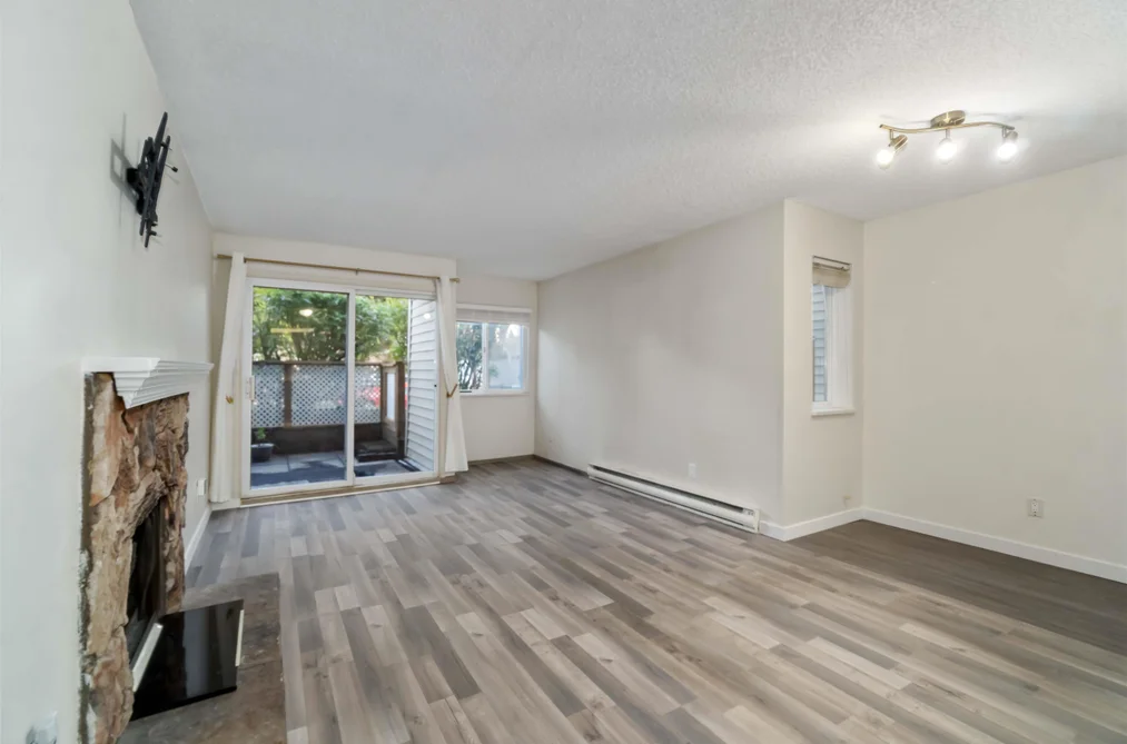 109 555 NORTH ROAD, Coquitlam BC V3J 1N8, Coquitlam BC — Residential for Sale - Photo 3