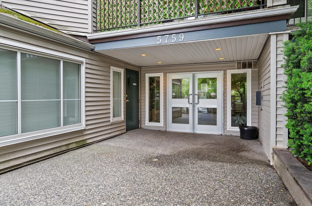 Condo for sale at 109 5759 Glover Road Langley British Columbia - MLS: R3132560