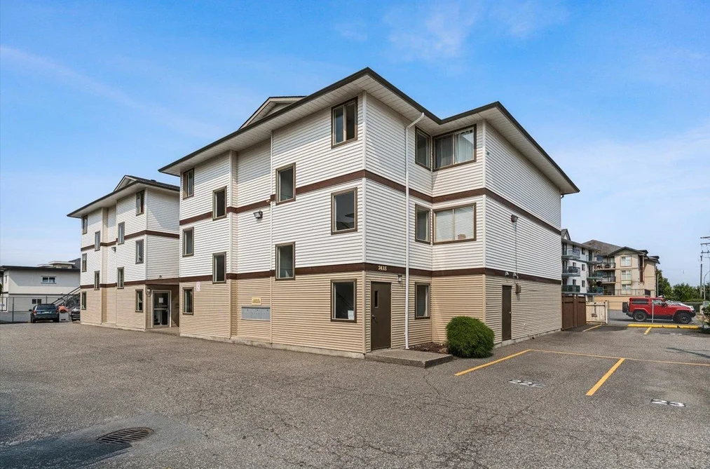 Condo for sale at 109 7435 Shaw Avenue Chilliwack British Columbia - MLS: R3157972