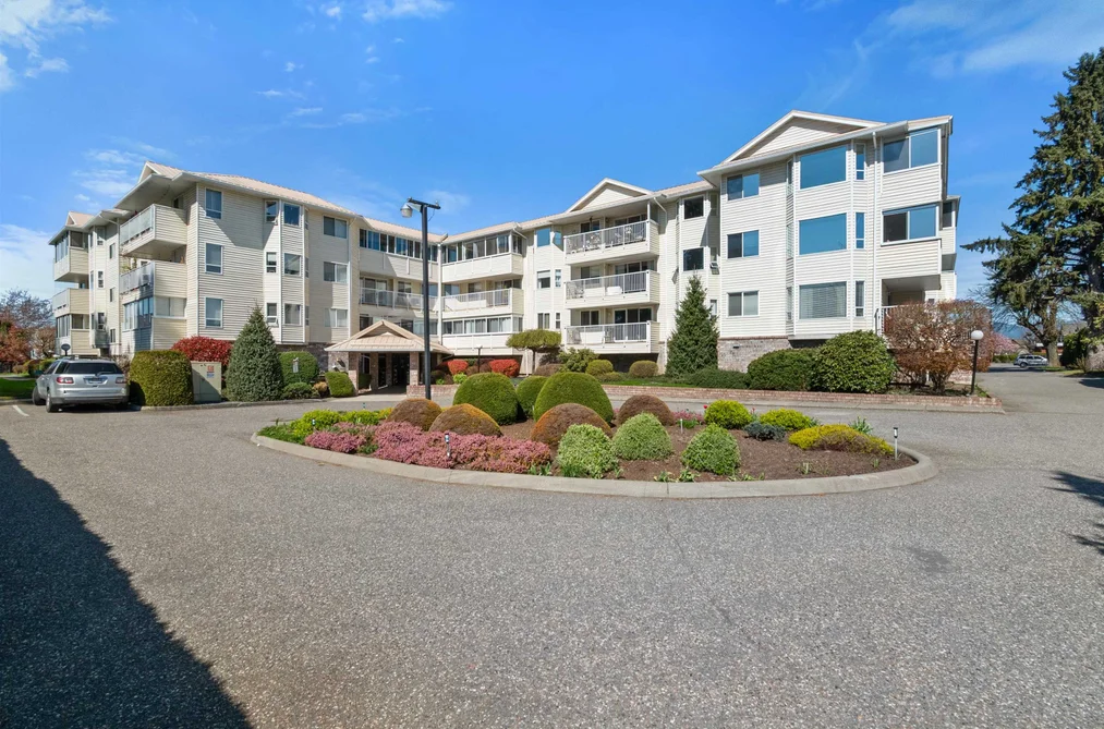 Condo for sale at 109 8725 Elm Drive Chilliwack British Columbia - MLS: R3162277