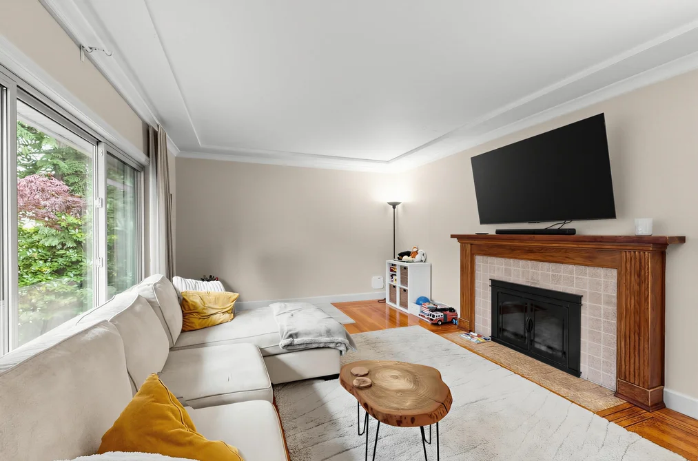 1095 E 29TH STREET, North Vancouver BC V7K 1C1, North Vancouver BC — Residential for Sale - Photo 2
