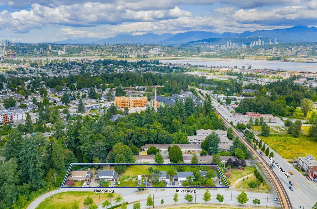10977 UNIVERSITY DRIVE, Surrey BC V3T 3Z4, Surrey BC — Residential for Sale - Photo 2