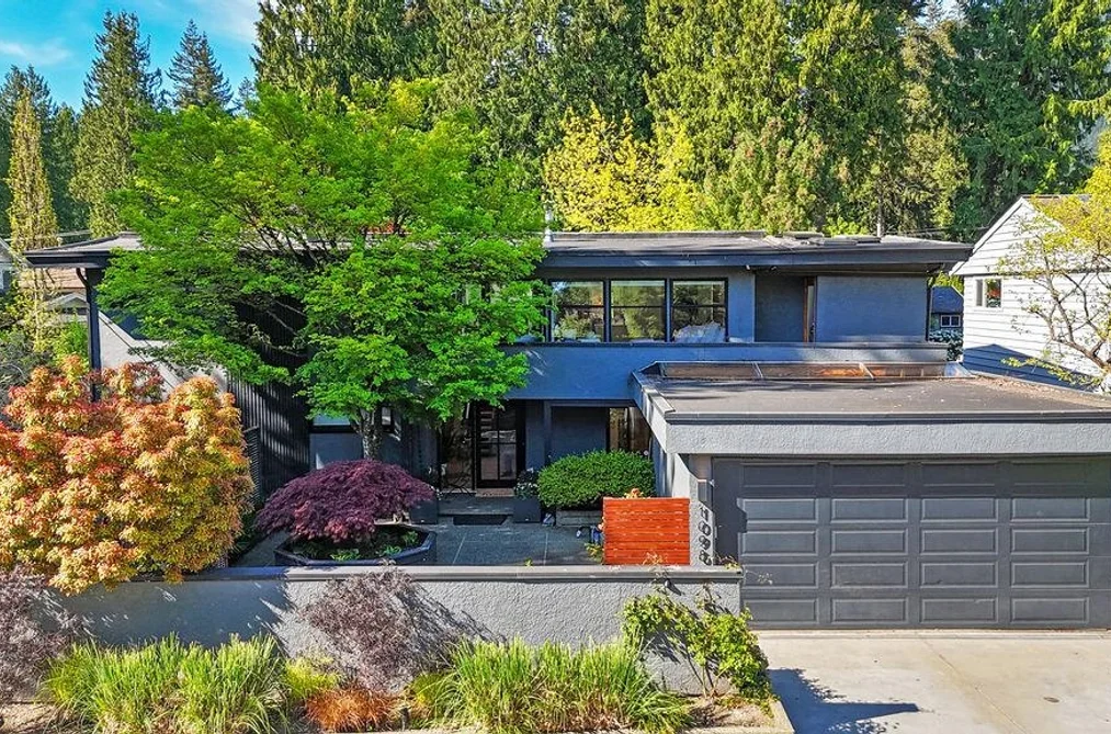 House for sale at 1098 Linnae Avenue North Vancouver British Columbia - MLS: R3120995
