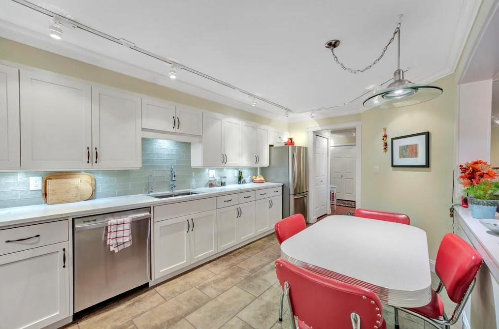 109B 1210 QUAYSIDE DRIVE, New Westminster BC V3M 6H1, New Westminster BC — Residential for Sale - Photo 3