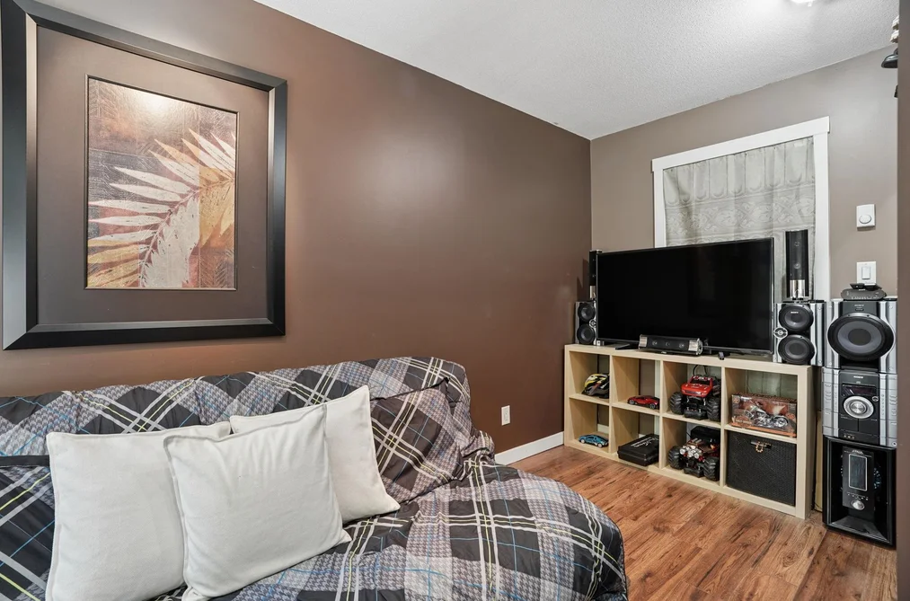 11 22380 SHARPE AVENUE, Richmond BC V6V 0A1, Richmond BC — Residential for Sale — Photo 3 of 35