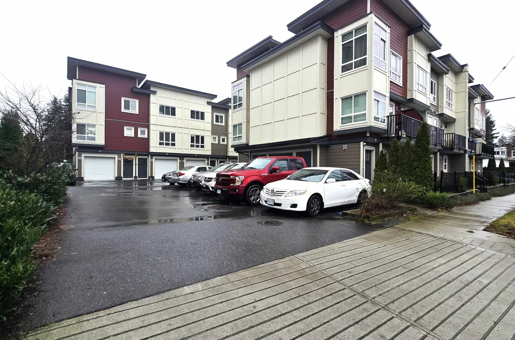 Townhouse for sale at 11 32138 George Ferguson Way Abbotsford British Columbia - MLS: R3120622