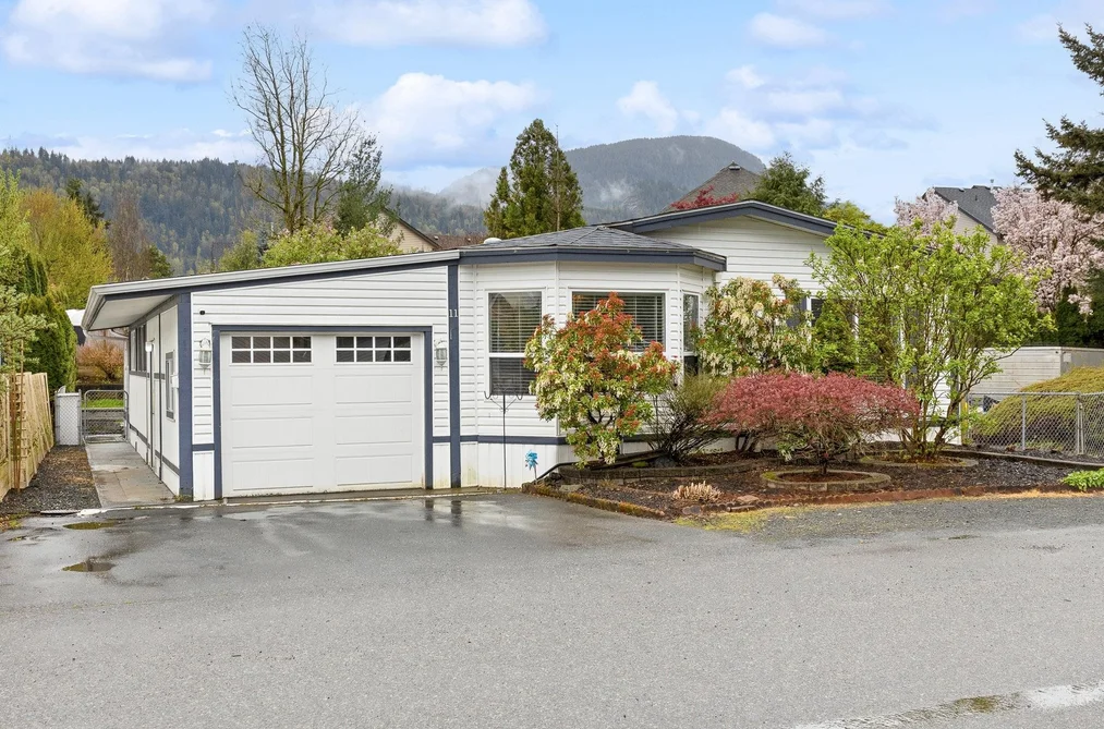 Manufactured Home for sale at 11 44565 Monte Vista Drive Chilliwack British Columbia - MLS: R3116206