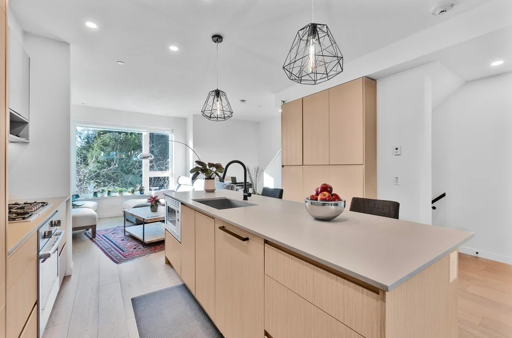 11 528 E 2ND STREET, North Vancouver BC V7L 0G8, North Vancouver BC — Residential for Sale - Photo 4