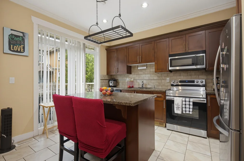 11 5623 TESKEY WAY, Chilliwack BC V2R 0K9, Chilliwack BC — Residential for Sale — Photo 3 of 33