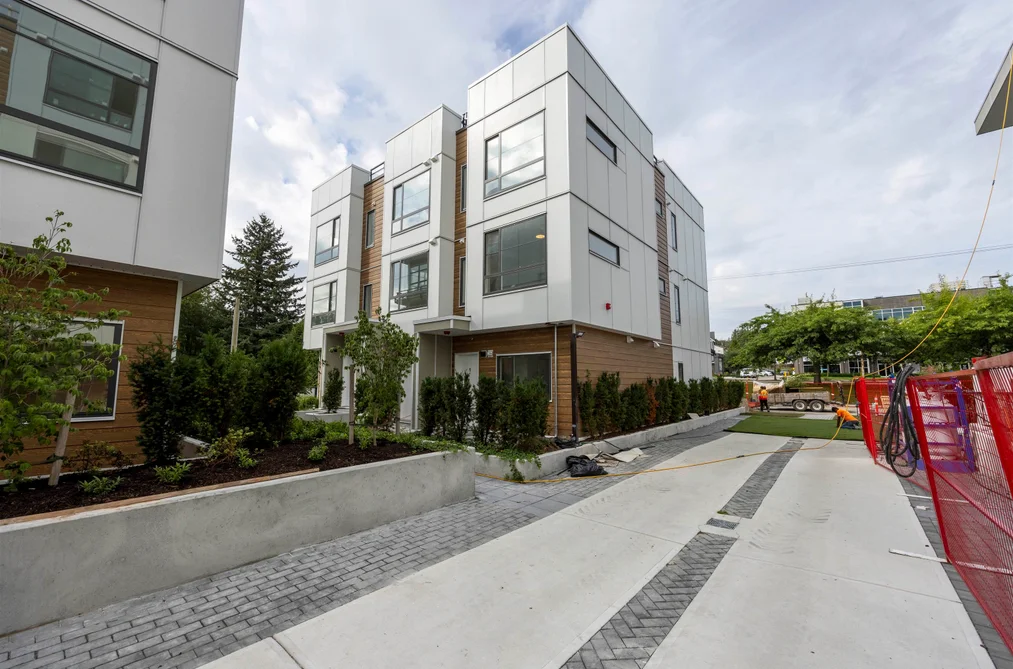 11 6328 KING GEORGE BOULEVARD, Surrey BC V3X 1E9, Surrey BC — Residential for Sale - Photo 2