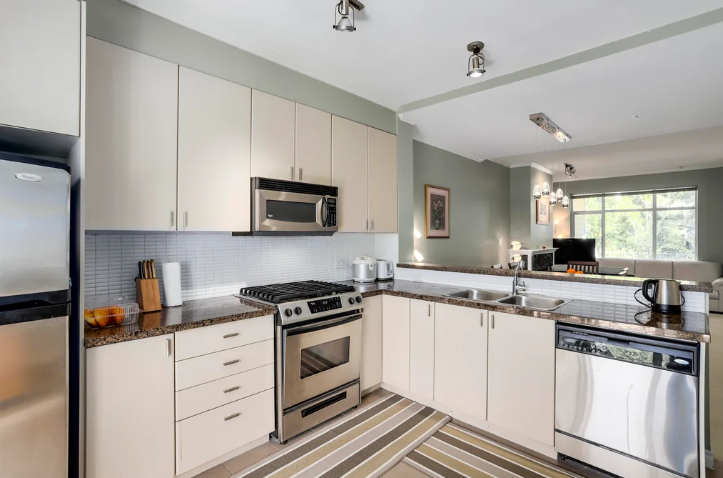 11 6878 SOUTHPOINT DRIVE, Burnaby BC V3N 5E4, Burnaby BC — Residential for Sale — Photo 4 of 8