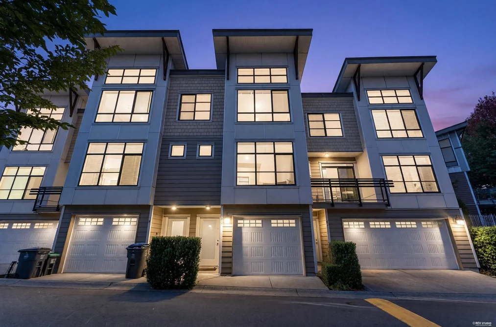 Townhouse for sale at 11 9989 E Barnston Drive Surrey British Columbia - MLS: R3165849