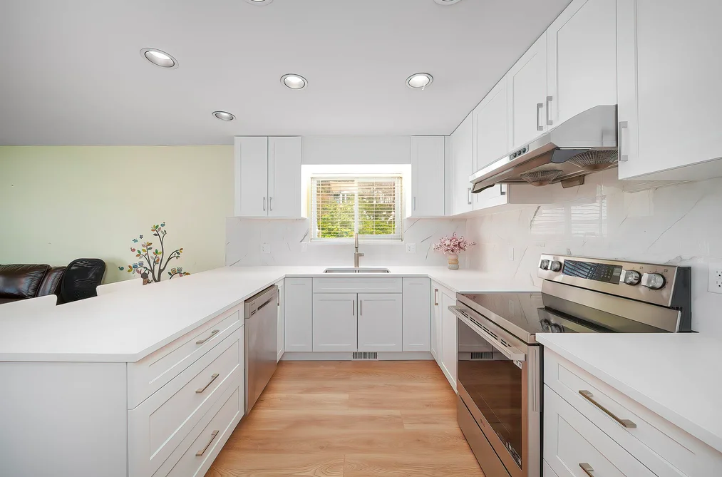 11 HARBOUR PLACE, Port Moody BC V3H 4J8, Port Moody BC — Residential for Sale - Photo 5