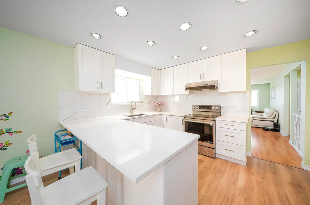 11 HARBOUR PLACE, Port Moody BC V3H 4J8, Port Moody BC — Residential for Sale - Photo 6