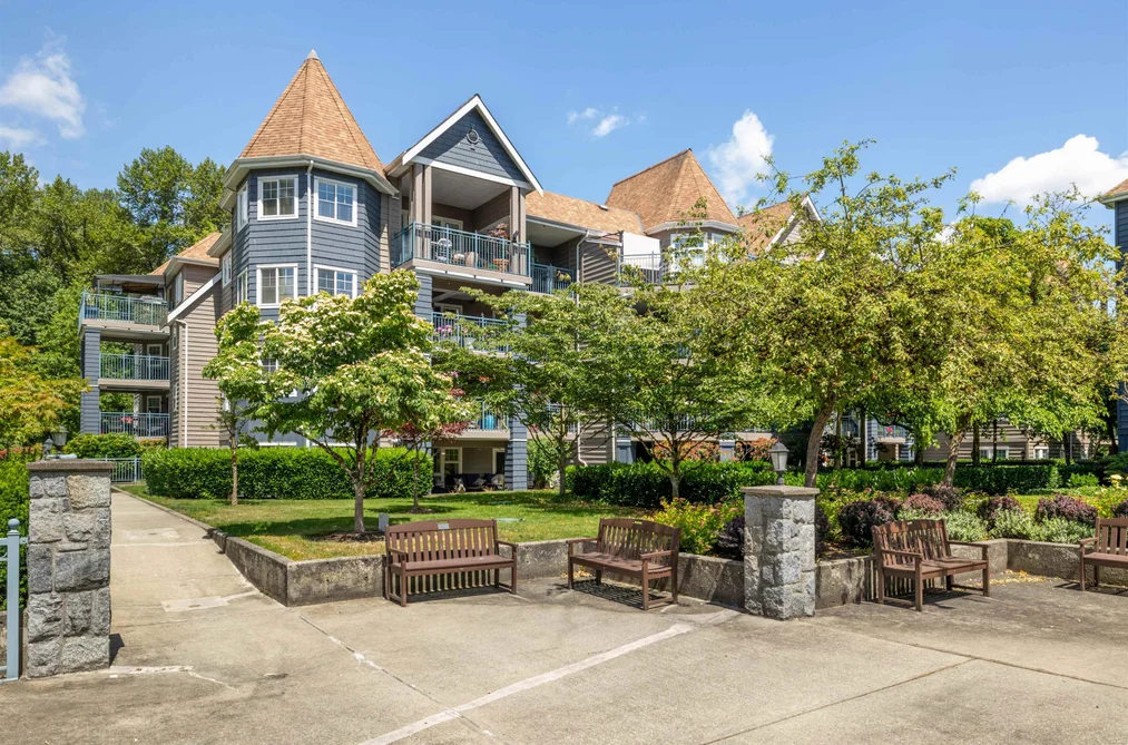 Condo for sale at 110 1200 Eastwood Street Coquitlam British Columbia - MLS: R3149654